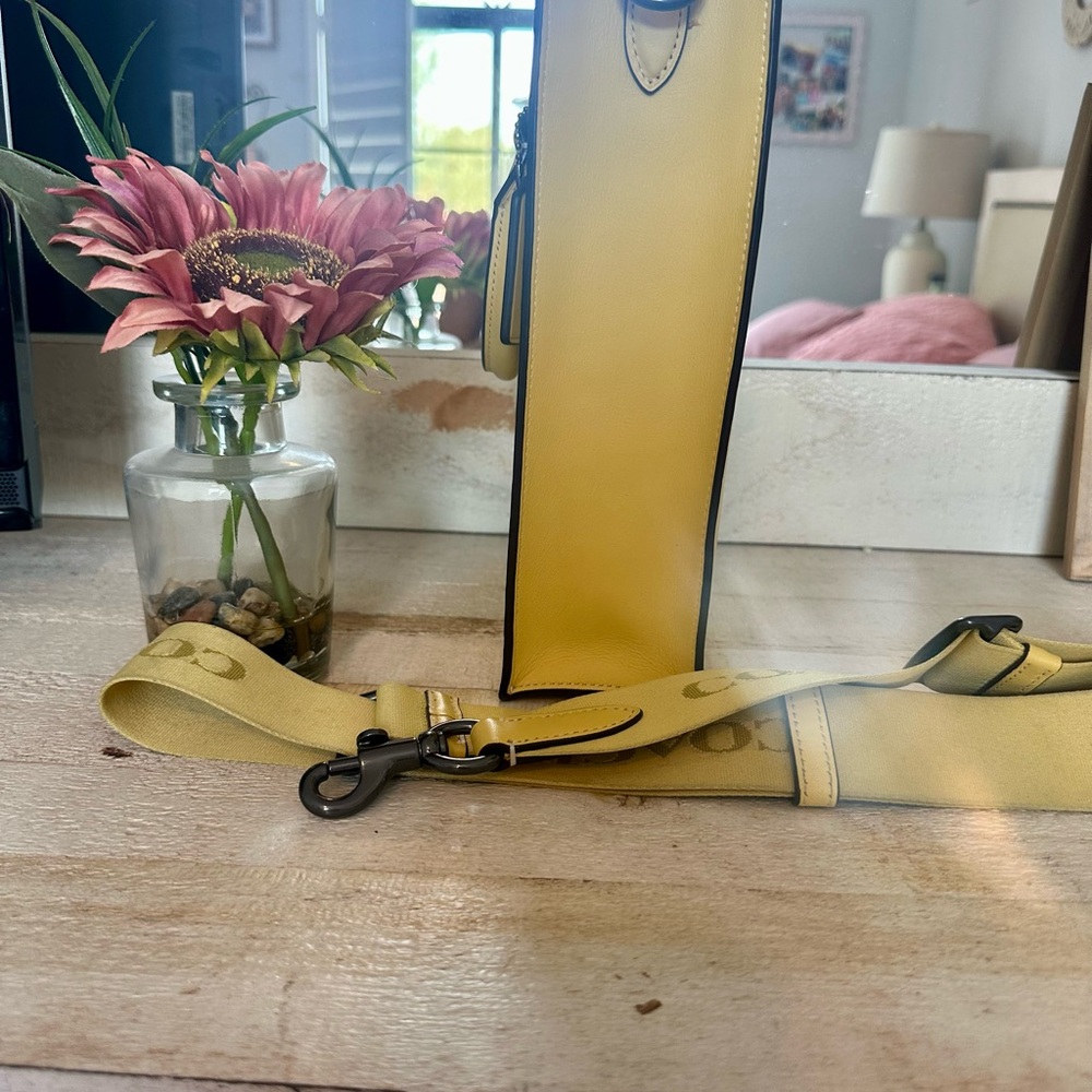 Coach Bright Retro Yellow Dylon Tote Like New CP051 Gunmetal Hardware Crossbody - Picture 5 of 12